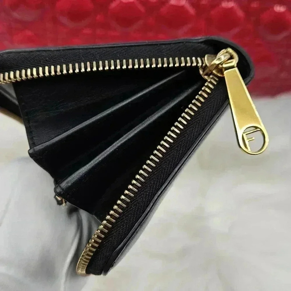 FENDI Zip Around Black Wallet - Picture 14 of 16